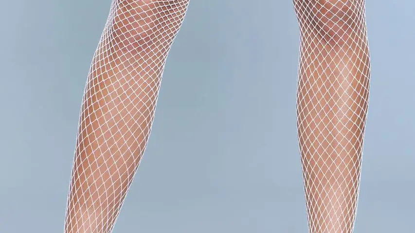 1916 Amber Lace Top Fishnet Thigh Highs White